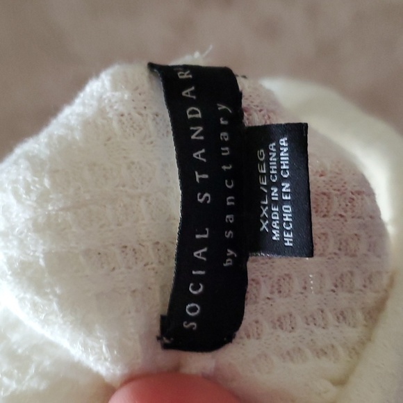 Social standard XXL textured waffle knit puff long  sleeve slouch turtleneck - Picture 7 of 9